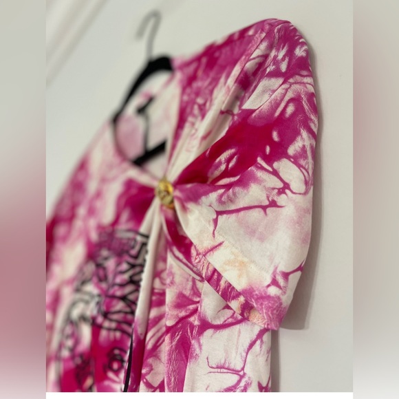 Authentic NEW Versace shirt💖 - Picture 6 of 10